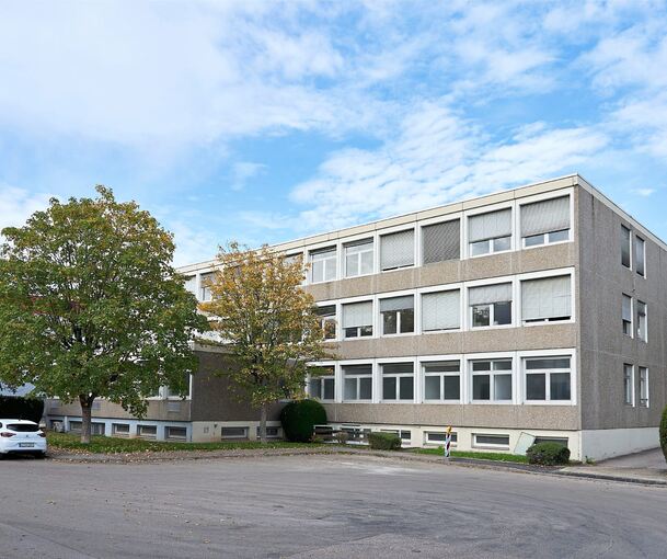 In diesem Gebäude im Gewerbegebiet von Korntal und Weilimdorf will der Landkreis bis zu 300 Menschen unterbringen.