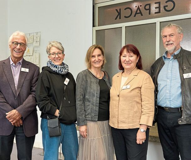 Die Künstler (von links): Helmut Vollmer, Susanne Schubert, Christine Zluhan, Hannelore Bischof und Siegfried Scholz.