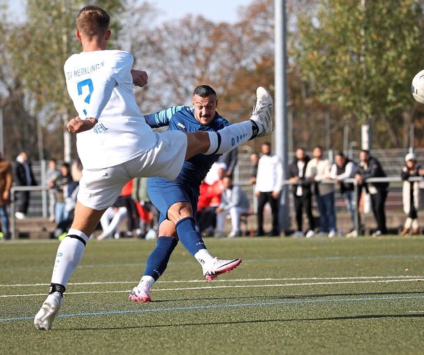 Abschlussstark: Nicola de Pilla beim Torschuss.