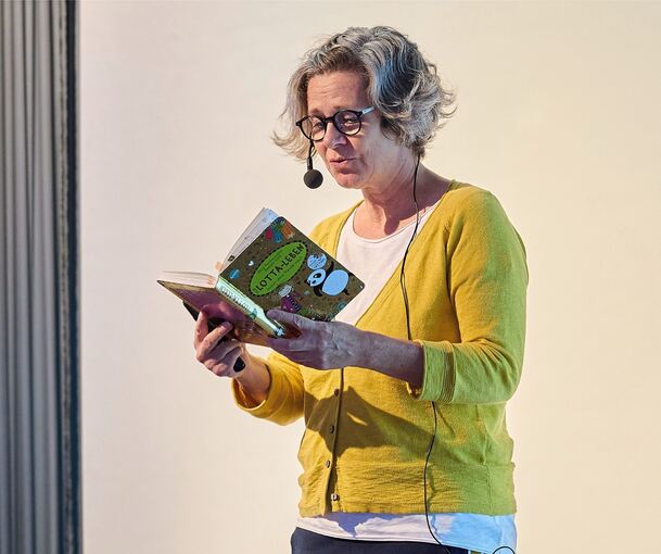 Alice Pantermüller liest aus ihrer Lotta-Erfolgs-Reihe.