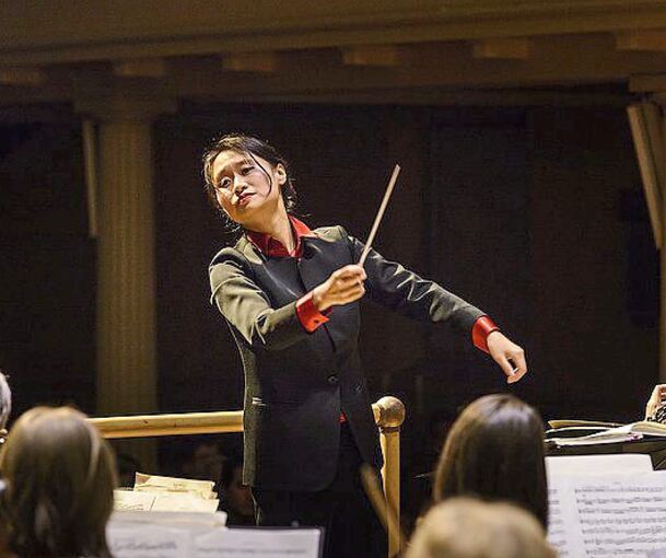Temperamentvolle Dirigentin: Tianyi Lu.