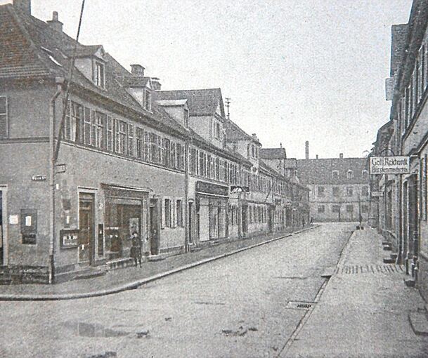Die Eberhardstraße mit Blick Richtung Wilhelmstraße in einer undatierten historischen Aufnahme.