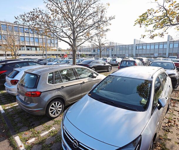 Seit einem Jahr kostet das Parken auf den Parkplätzen an der PH.