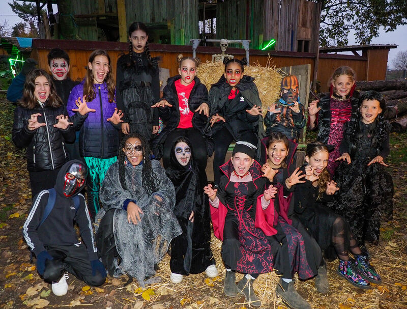 Auf der Jugendfarm wimmelte es von Vampiren und anderen furchterregenden Gestalten.