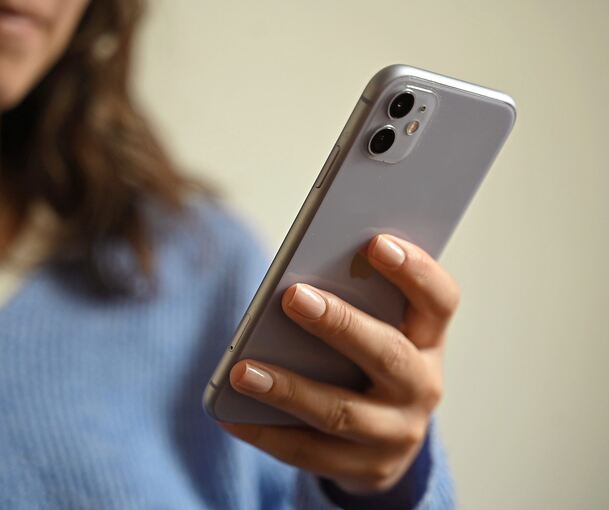 Wer unerwartet einen Anruf einer ausländischen Telefonnummer erhält, sollte lieber nicht ans Telefon gehen.