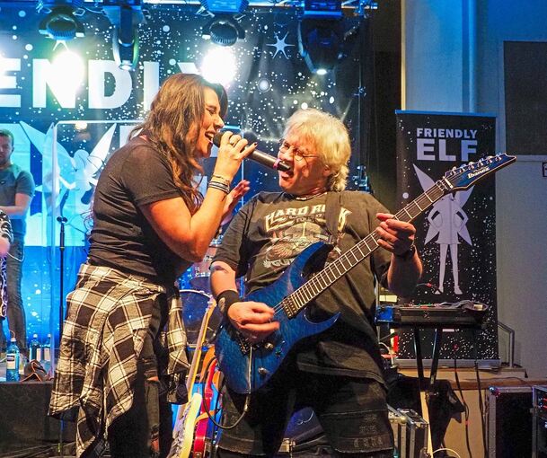 Auch „Friendly Elf“ treten bei der Live-Nacht auf.