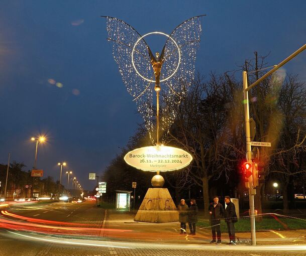 Einen schönen Anblick bietet der illuminierte Engel in der Stuttgarter Straße.