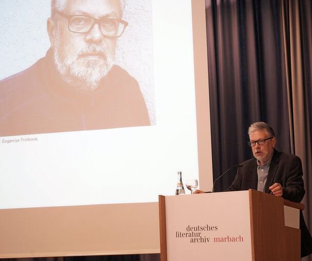 „Keine Diktatur, kein Regime, kein Terror könnte den Grundgedanken von Freiheit und Menschenwürde eliminieren“: Michail Schischkin in Marbach.