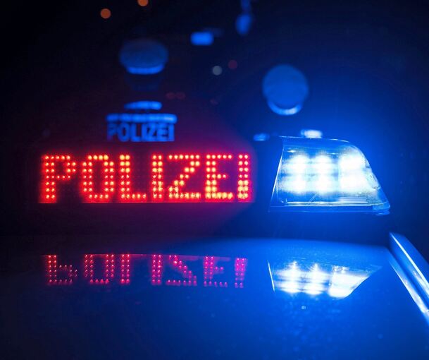 Die Polizei sucht derzeit nach Zeugen, die etwas gesehen haben.
