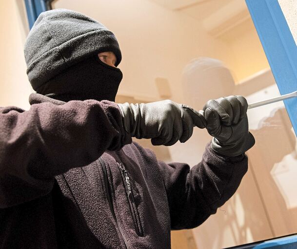 Einbrecher gelangten in ein Wohnhaus in Steinheim.