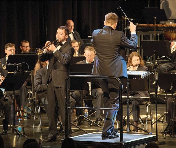 Ein großartiges Doppelkonzert boten das Städtische und das Landespolizeiorchster in Kornwestheim.