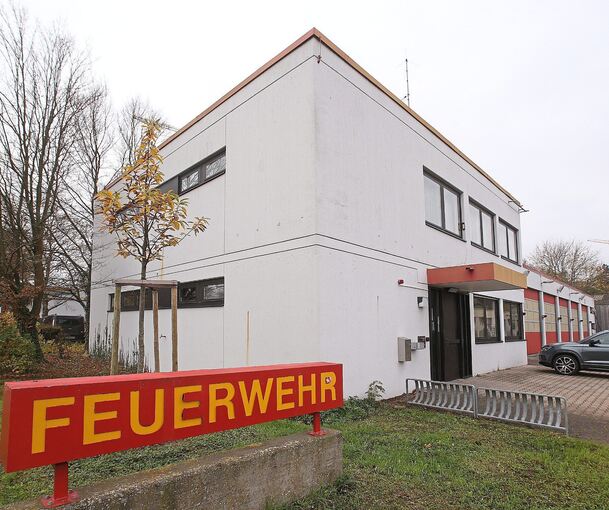 Im Jahr 1979 wurde das Feuerwehrhaus eingeweiht. Mittlerweile ist es zu klein und renovierungsbedürftig.
