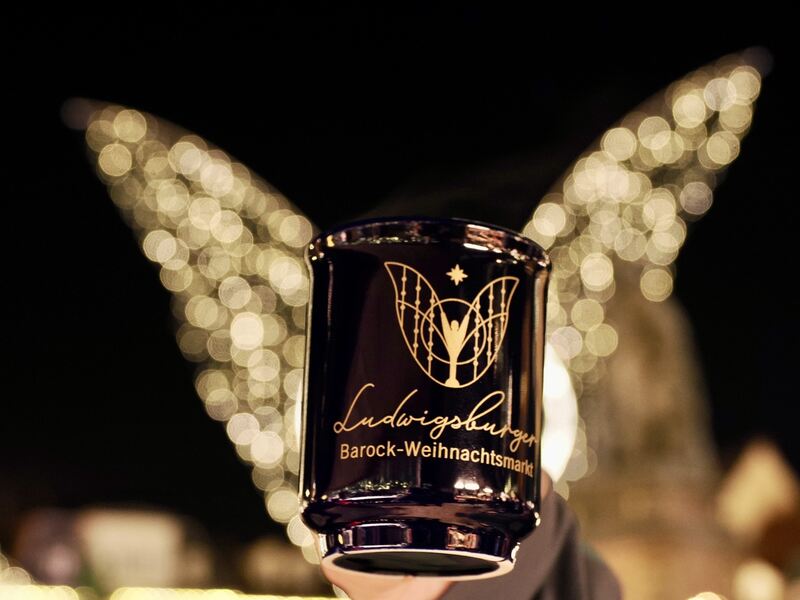 Die Lichter-Engel sind das Markenzeichen des Barock-Weihnachtsmarktes. Foto: Holm Wolschendorf