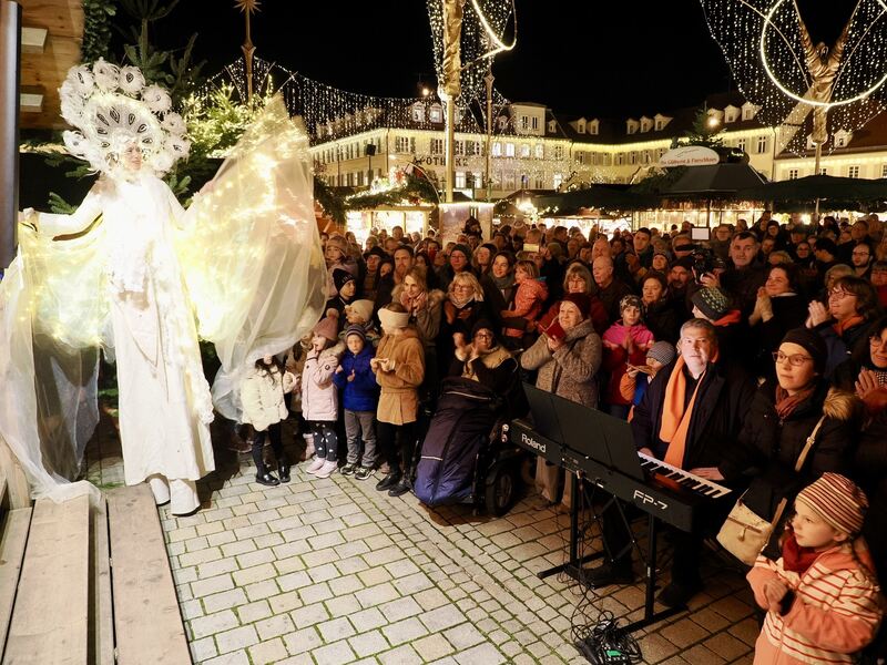 Feierliche Eröffnung am Dienstagabend. Foto: Holm Wolschendorf