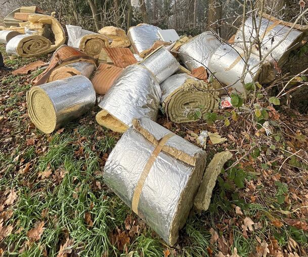 Dieses Dämmmaterial wurde beim Husarenhof entsorgt.