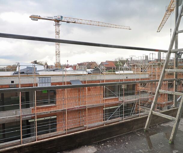Blick auf die Baustelle des Immobilienunternehmens Pflugfelder am Gämsenberg. Ende dieses Jahres sollen die ersten Bewohner einziehen.