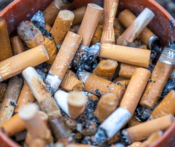 Die Gruppe „Sauberes Pattonville“ hatte immer wieder damit zu kämpfen, dass die Laternenaschenbecher zerstört wurden.