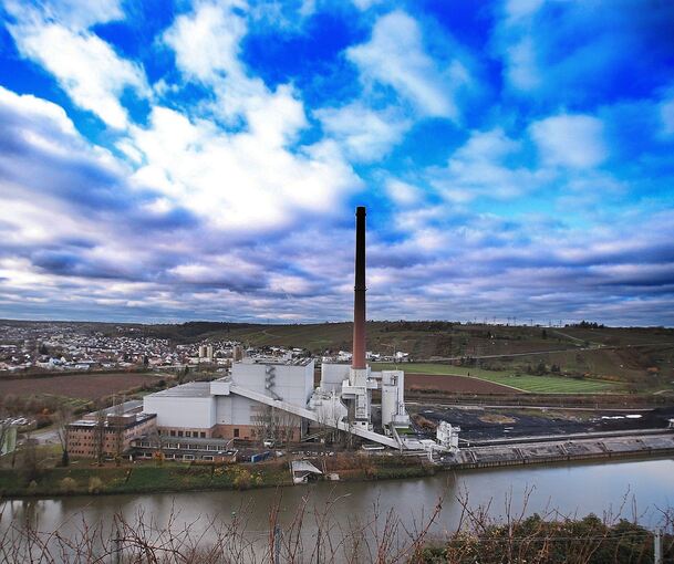 Die EnBW will auf ihr Gelände in Walheim eine Klärschlammverbrennungsanlage bauen. Obwohl noch vieles ungeklärt ist, hat das Regierungspräsidium den vorzeitigen Baubeginn genehmigt.