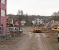 Auf das Gelände zwischen Bahnhofstraße und Industriestraße sind mehrere Baumaschinen angerückt.