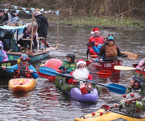 Von Start weg gute Laune auf der Enz bei der Heiße-Herzen-Fahrt.