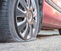 In Marbach wurden bei einem Auto alle vier Reifen zerstört. In Marbach wurden bei einem Auto alle vier Reifen zerstört.