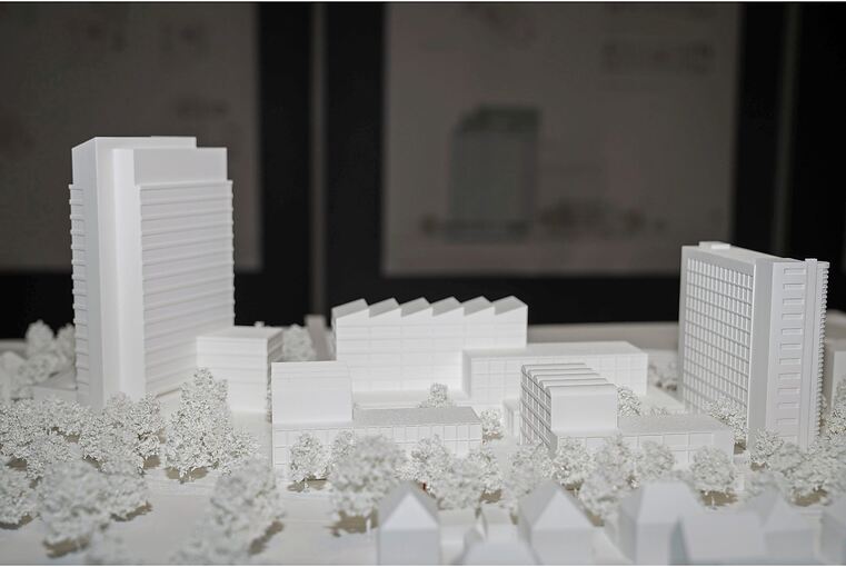 Der Siegerentwurf setzt zwischen Turm und „Scheibe“, wo primär von Wohnen die Rede ist, auf Gewerbe im mittleren Bereich. Zur Bahn hin soll ein Riegel den Lärm abschirmen, auch die Andienung mit Lkw ist auf Schienenseite geplant.