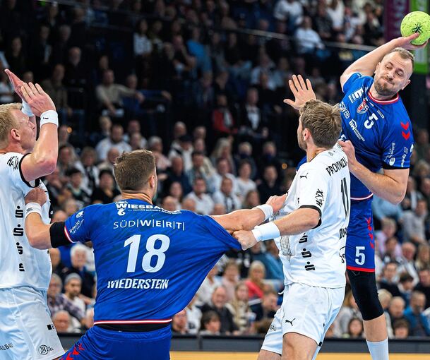 Julius Kühn beim Spiel gegen Kiel.