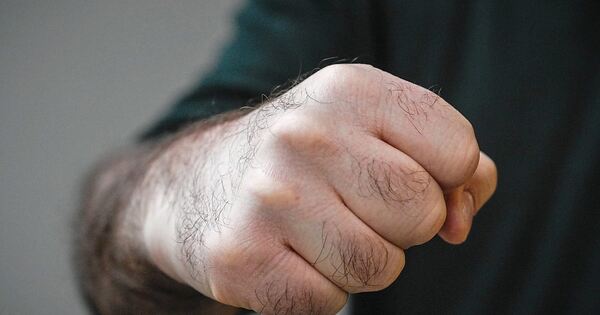 Streit-am-Geldautomaten-eskaliert-48-J-hriger-schl-gt-Mann-in-M-glingen