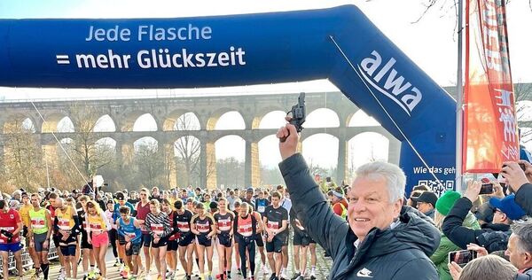 OB Jürgen Kessing gibt den Startschuss.