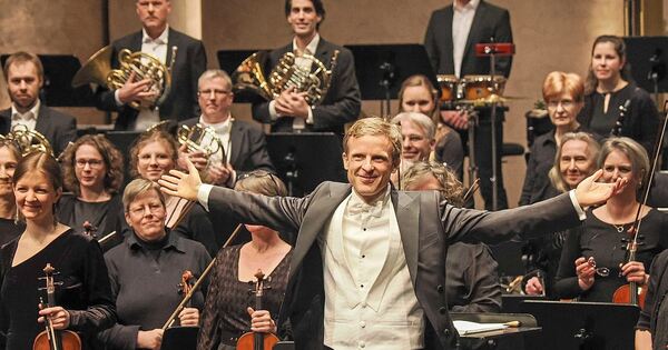 A guest performance and an anniversary celebration: The symphony orchestra ...