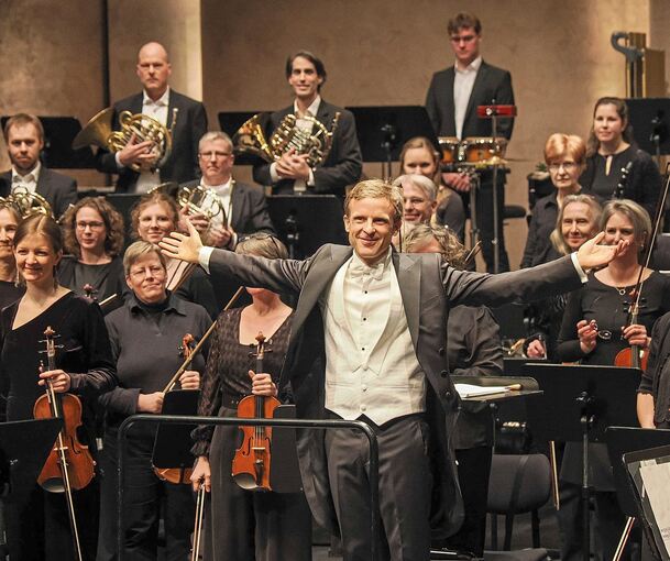 Volle Reihen, volles Programm: Das Sinfonieorchester Ludwigsburg und sein Dirigent Hermann Dukek (hier beim Neujahrskonzert im Januar) haben einiges vor.