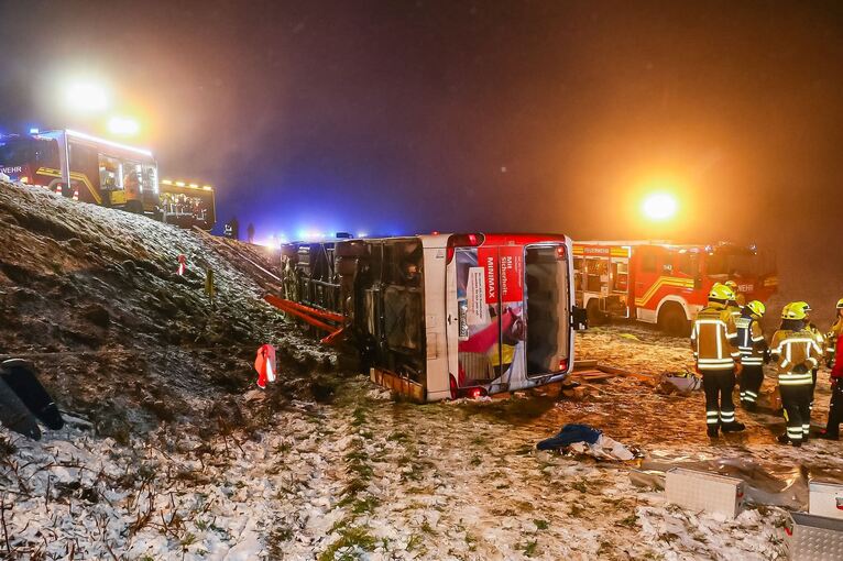 Zum Unfallzeitpunkt fiel Schnee.