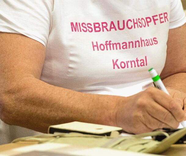 Ehemaligen Heimkindern, die in Korntal sexuell missbraucht wurden, steht bald teils deutlich mehr Geld zu.