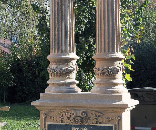 Das Grabmal Hermanns auf dem Ottmarsheimer Friedhof wurde restauriert.