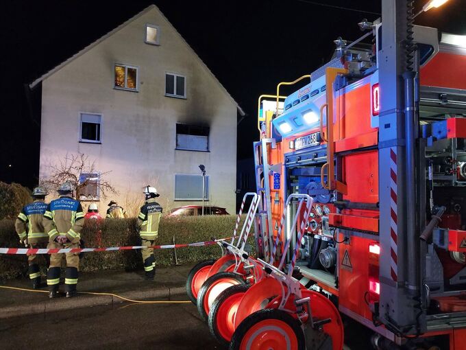 Wohnungsbrand in Stuttgarter Mehrfamilienhaus