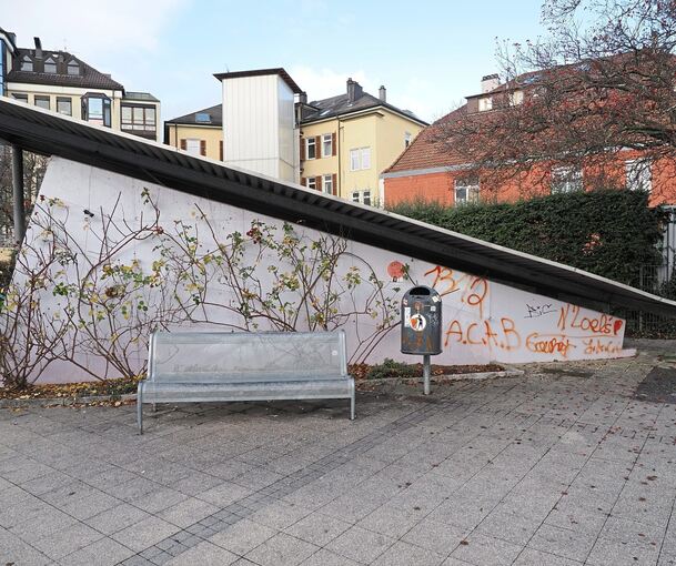 Schmierereien lassen den öffentlichen Platz unsauber wirken.