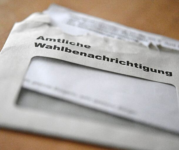 Wahlberechtigt sind alle Deutschen, die mindestens 18 Jahre alt sind und seit mindestens drei Monaten ihren Hauptwohnsitz in Deutschland haben.