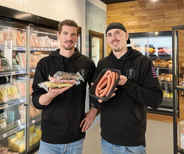 Automaten und Selbstbedienungsläden wie in Hochberg von Nikolas und Ludwig Schäfer sind eine Lösung gegen das Metzgersterben, funktionieren laut Innung aber nicht überall.