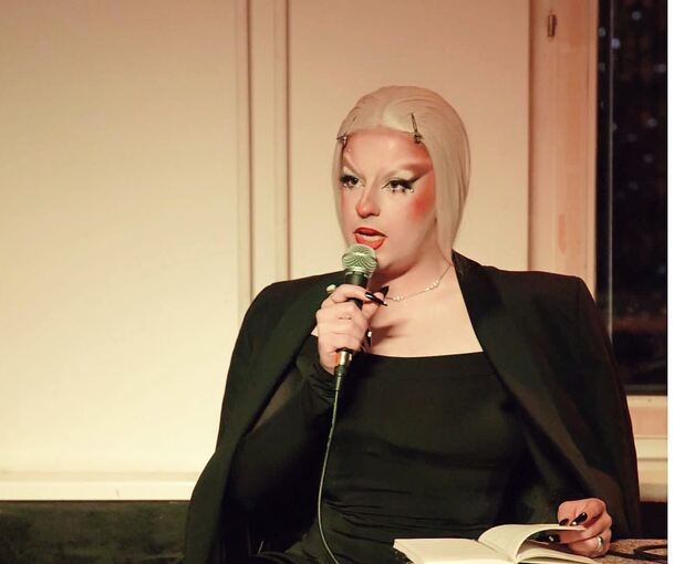 Als Jungfrau ist es Charlie Breisig wichtig, auf die queere Community aufmerksam zu machen.