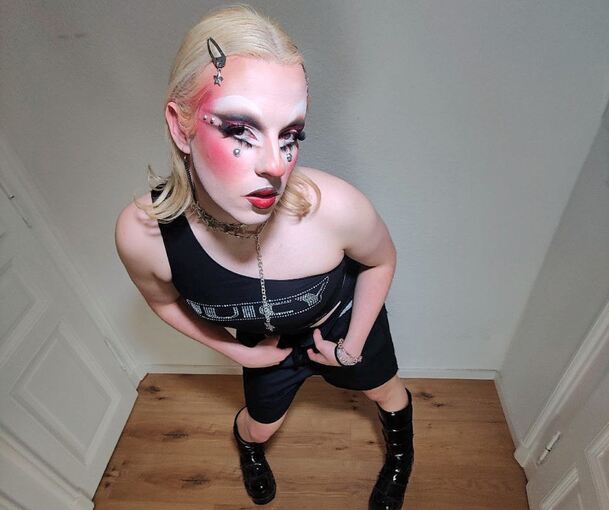 Charlie Breisig kann auch schrill.