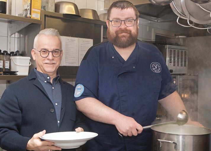 „Eine Suppe gehört auf jede Speisekarte“, sind Volker Strohmaier und Patrick Bünning von der „Alten Schmiede“ überzeugt