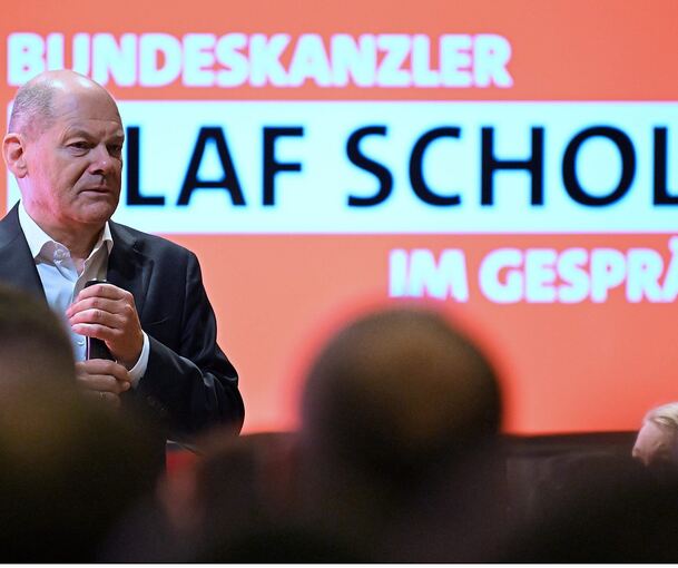 „Bundeskanzler Olaf Scholz im Gespräch.“ Seit seiner Kür zum Bundeskanzlerkandidaten ist der SPD-Politiker mit dem Format auf Wahlkampftour.