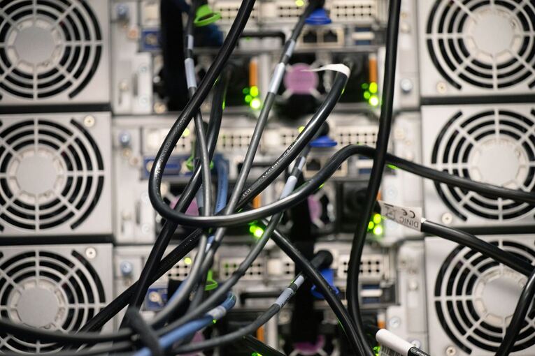 Einweihung neuer Hochleistungsrechner