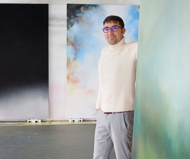 Kunst als intuitiver und poetischer Prozess: Philipp Haager in seinem Ditzinger Atelier.