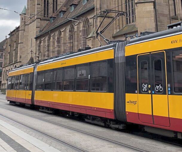 In Heilbronn gehört die Stadtbahn wie selbstverständlich zum Stadtbild – anders als in Ludwigsburg.
