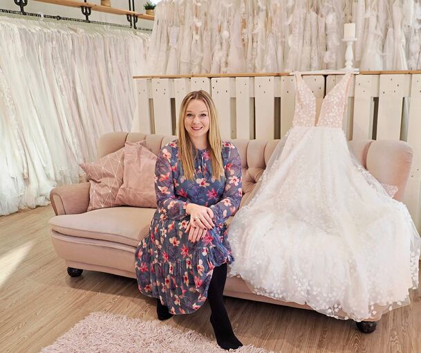 Nachhaltigkeit lautet die Devise bei Jessica Baumeister, die in Remseck gebrauchte Hochzeitskleider verkauft.