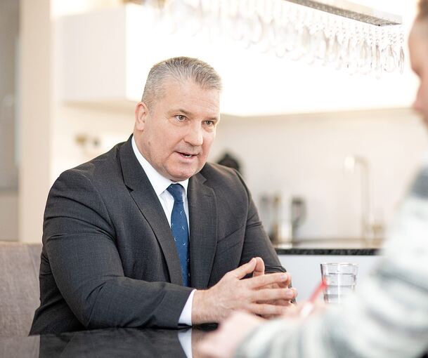 Der AfD-Vertreter für den Wahlkreis Ludwigsburg, Martin Hesse, stimmte gegen den Antrag - und sparte nicht mit Kritik daran.