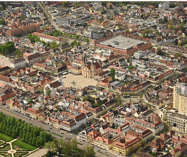 Blick auf die barocke Innenstadt von Ludwigsburg. Viele Bewohner scheinen ihre Stadt zu mögen.