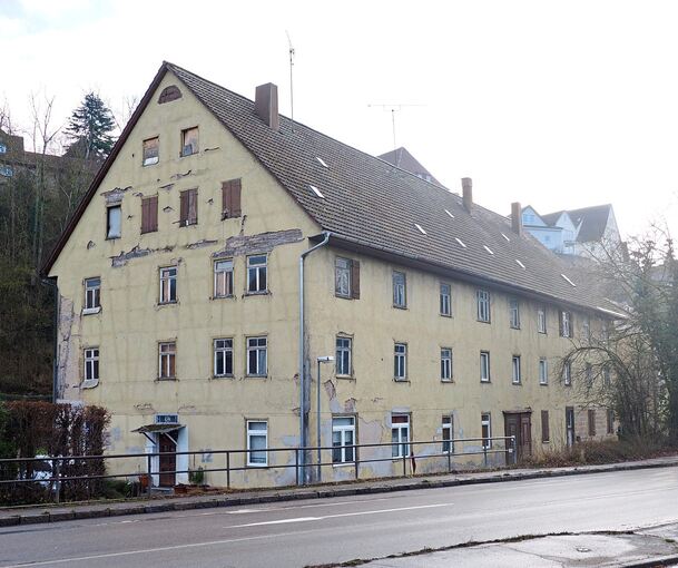 Die Gebäude Mühlweg 12 und 14 an der Oehler-Kreuzung in Marbach sind kein schöner Anblick.