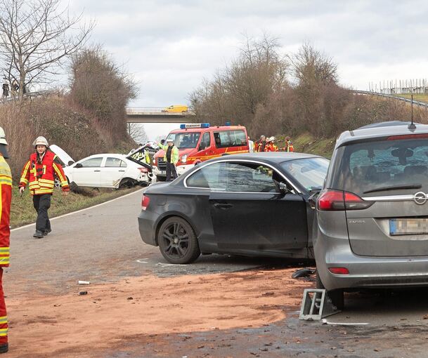 Bei dem Unfall wurden acht Personen verletzt. Bei dem Unfall wurden acht Personen verletzt.